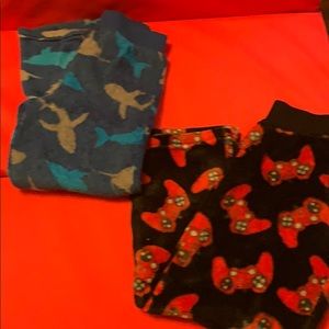 2 pairs of boys fleece pajamas
